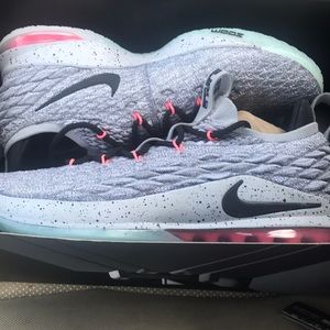 nike lebron 15 low melon